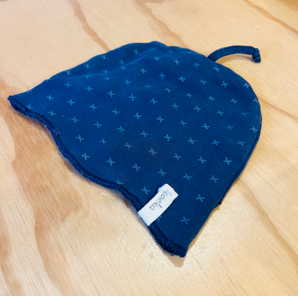 Babymuts L - Koeka